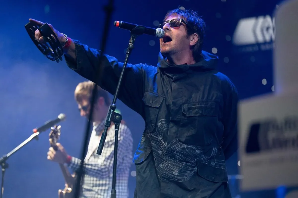 Awards night Oasis cover band